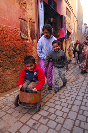 [Children alley-playing ]