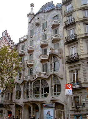 [Casa Batllo facade]