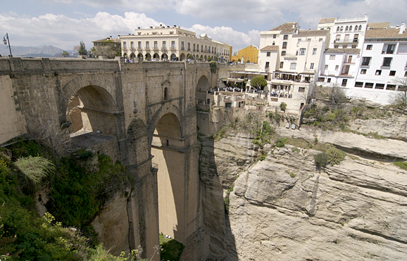 [Ronda bridge from righthansd side]