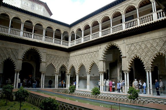 [Patio de las Doncellas again]