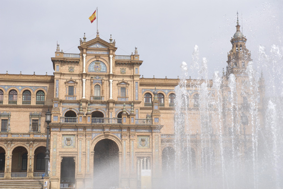 [Plaza de Espana fountain]
